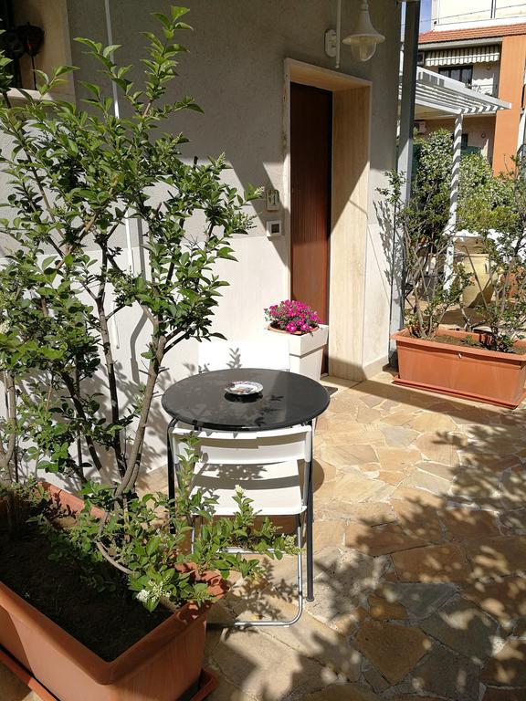 Il Giardino Dei Limoni Bed and Breakfast Aci Castello Exteriör bild