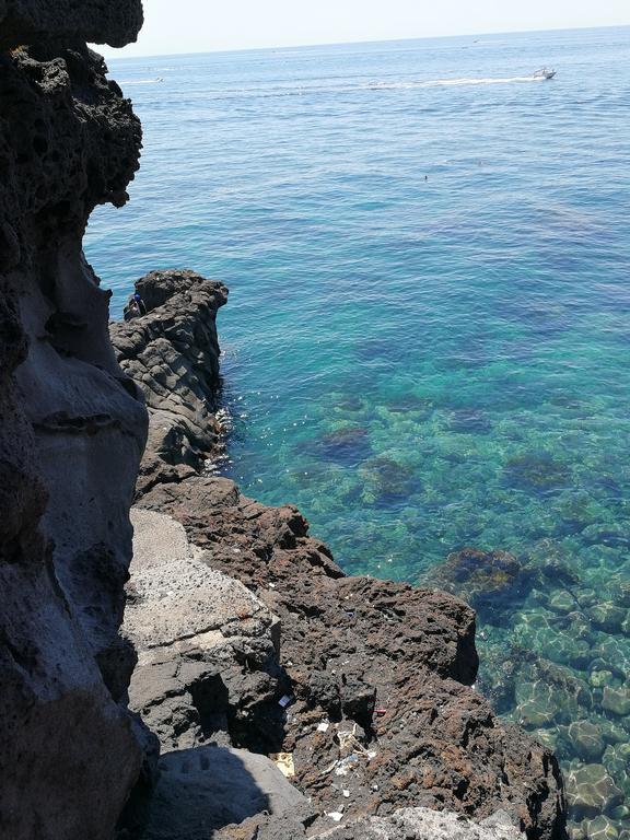 Il Giardino Dei Limoni Bed and Breakfast Aci Castello Exteriör bild